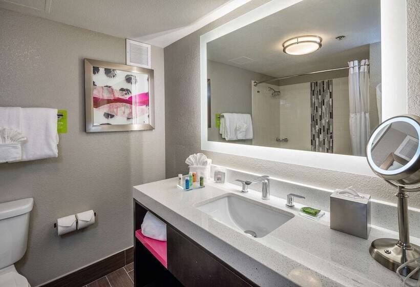 غرفة بيزنس, Radisson Hotel Oakland Airport