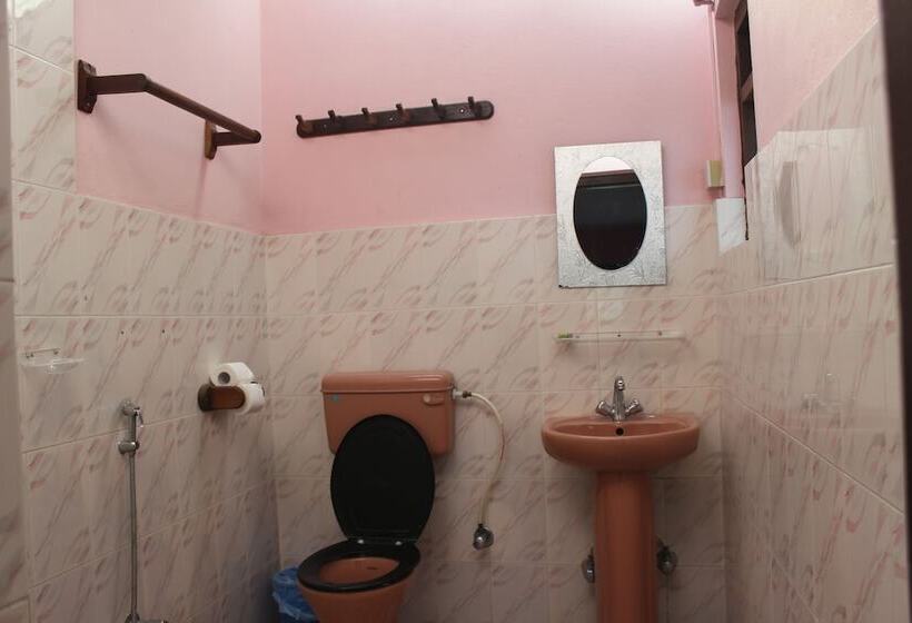Deluxe room with river view, Riverside With Swimming Pool