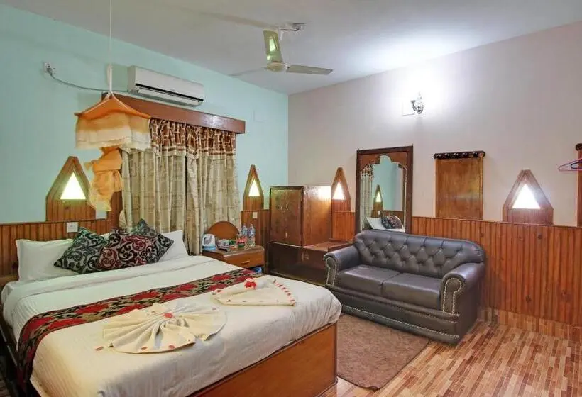 Deluxe room with river view, Riverside With Swimming Pool