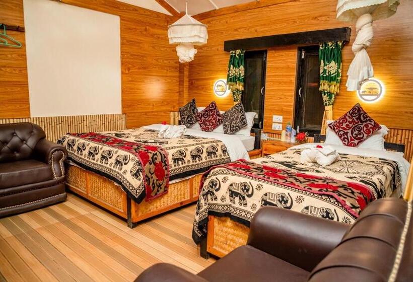 Deluxe room with river view, Riverside With Swimming Pool