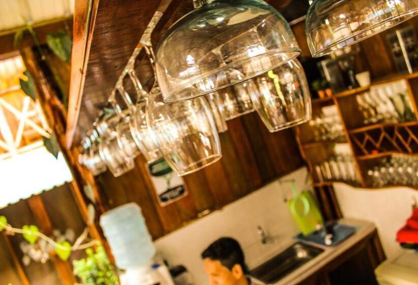 בונגלו משפחתי, Utuane