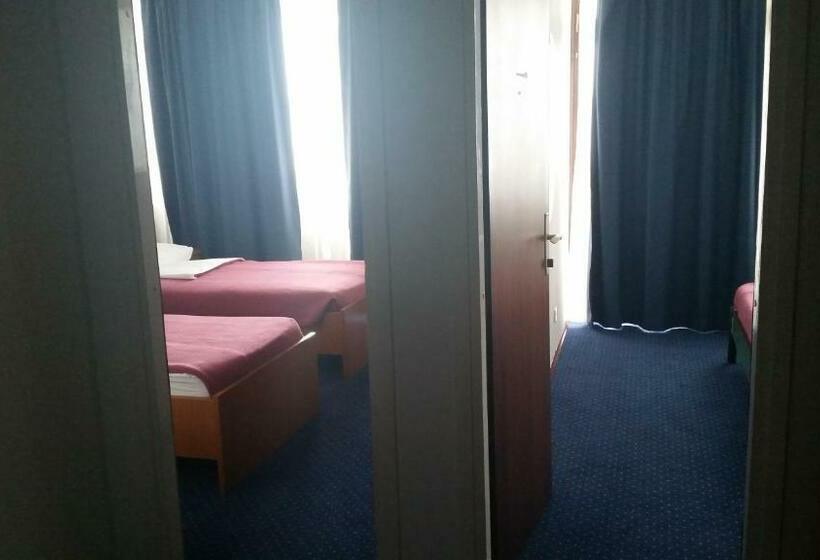 חדר משפחתי נוף לים, Zagreb