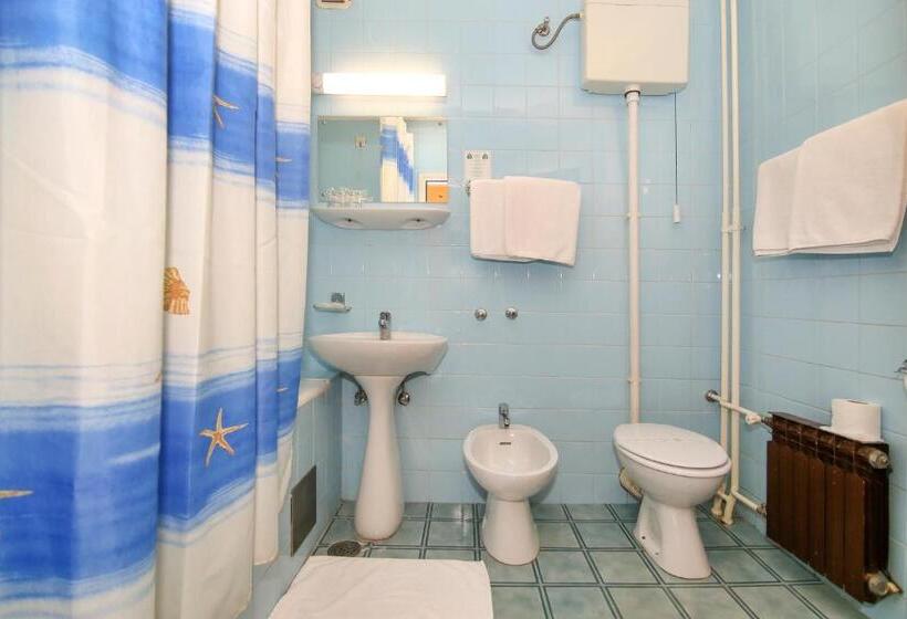 스탠다드 트리플 룸, Zagreb