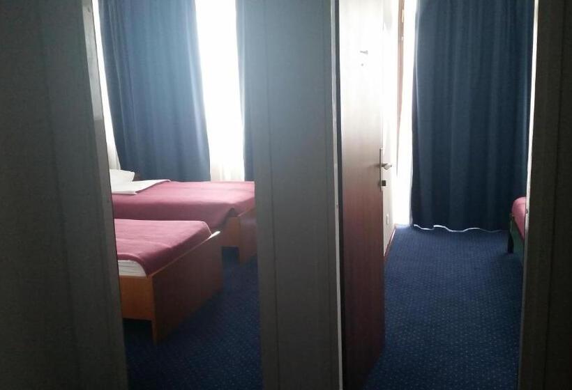 패밀리 룸, Zagreb