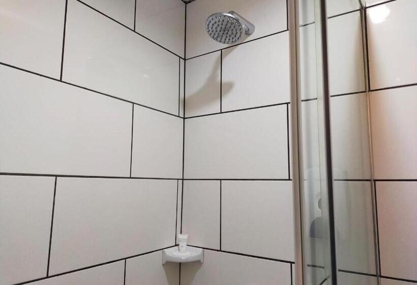 سوییت خانوادگی, Lazdana Hotel Kuala Lumpur