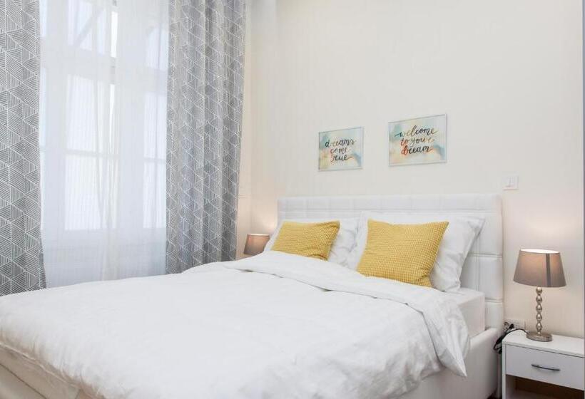 شقة ديلوكس غرفة واحدة, Luxury Main Square Apartments