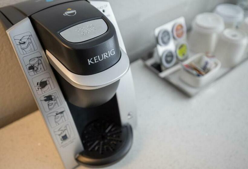 غرفة قياسية سرير كينج لذوى الإحتياجات الخاصة, Radisson Hotel Oakland Airport