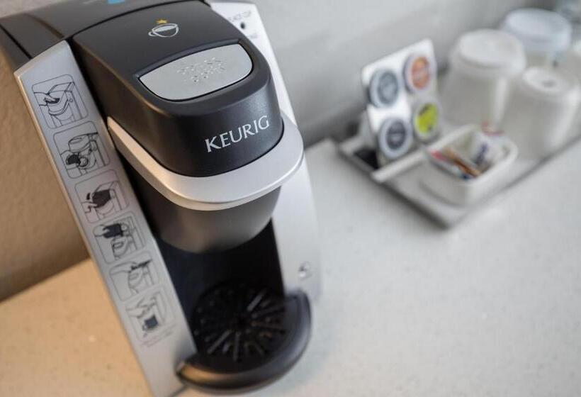 جناح سرير كينج, Radisson Hotel Oakland Airport