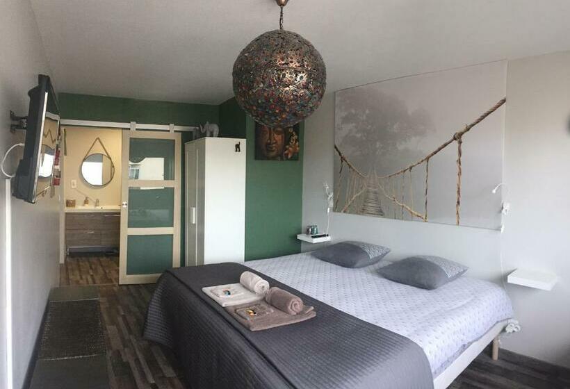 חדר סטנדרט עם מיטת קינג, 1 Chambre, 1 P'tit Dèj', 1 Sourire