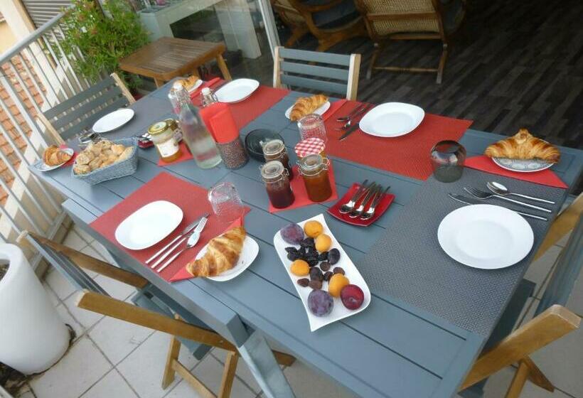 חדר סטנדרט עם מיטת קינג, 1 Chambre, 1 P'tit Dèj', 1 Sourire