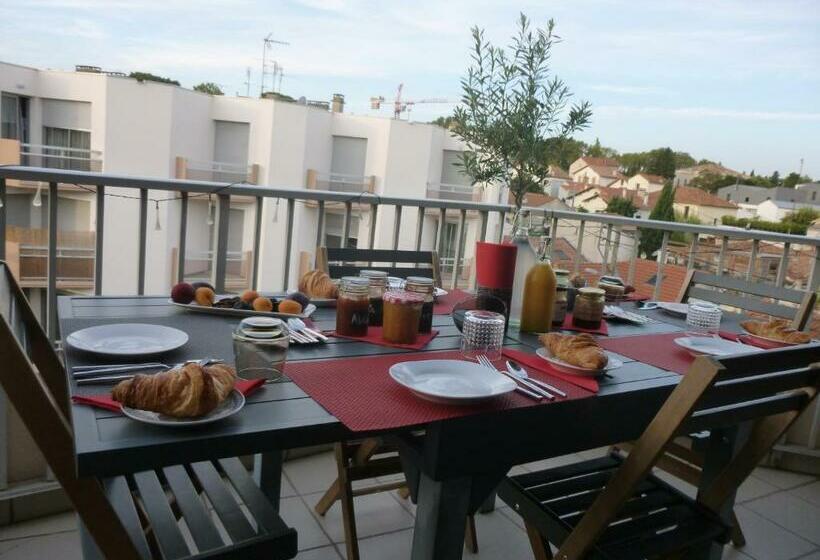 اتاق استاندارد با تخت بزرگ, 1 Chambre, 1 P'tit Dèj', 1 Sourire