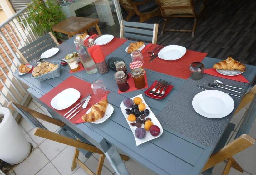 סטודיו סטנדרט, מיטה זוגית, 1 Chambre, 1 P'tit Dèj', 1 Sourire