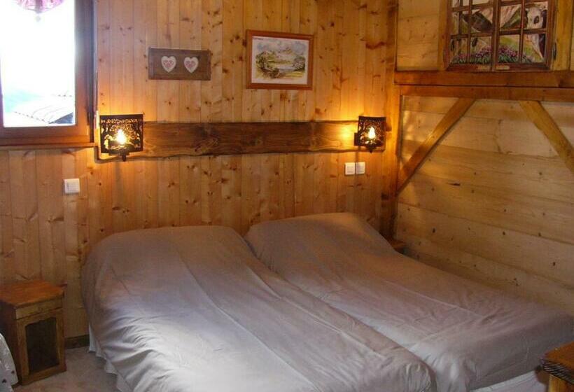 חדר לארבעה סטנדרטי עם מרפסת, Chalet Titlis