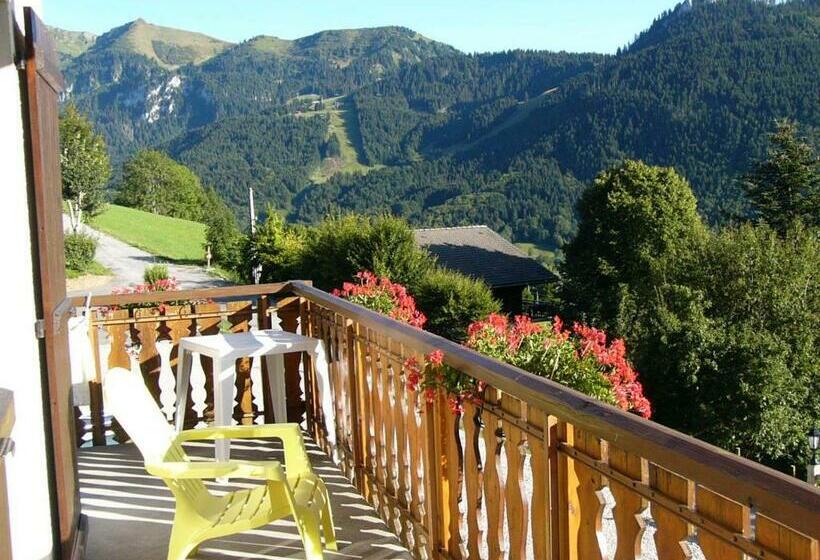 חדר סטנדרט עם מרפסת, Chalet Titlis