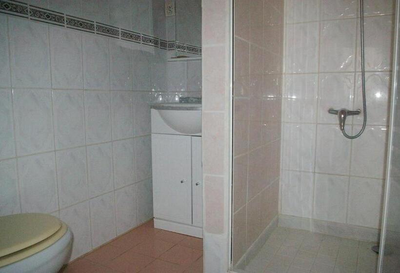 غرفة قياسية مع حمام خارجي, Chambres D Hotes Du Maine