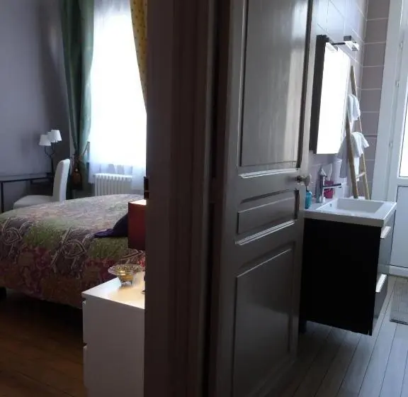 スタンダードルーム, Chambres Et Table D'hôtes La Belle Lensoise