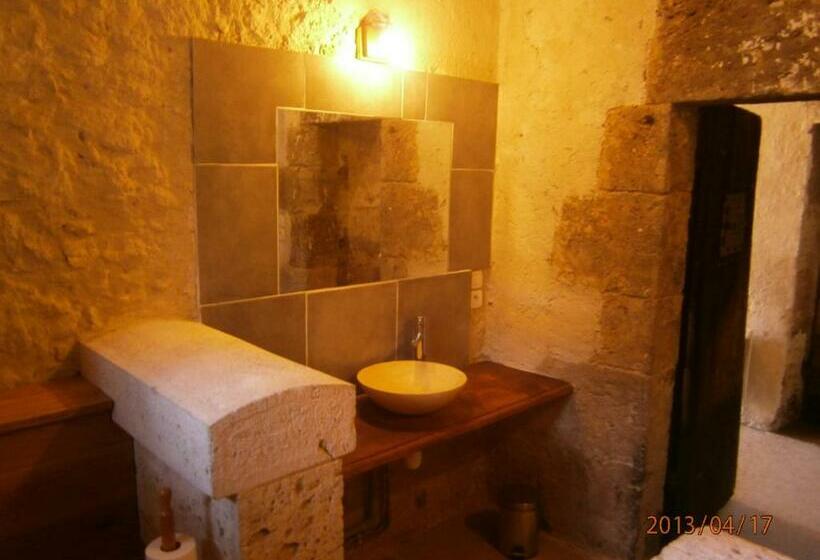 شقة غرفة واحدة مزودة بتراس, La Tour Beauvoir