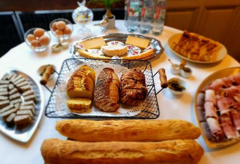 Номер Стандарт, La Villa Des Roses Gîte Chambres D Hôtes Piscine Chauffée