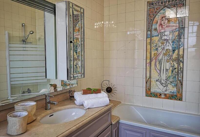 Номер Стандарт, La Villa Des Roses Gîte Chambres D Hôtes Piscine Chauffée