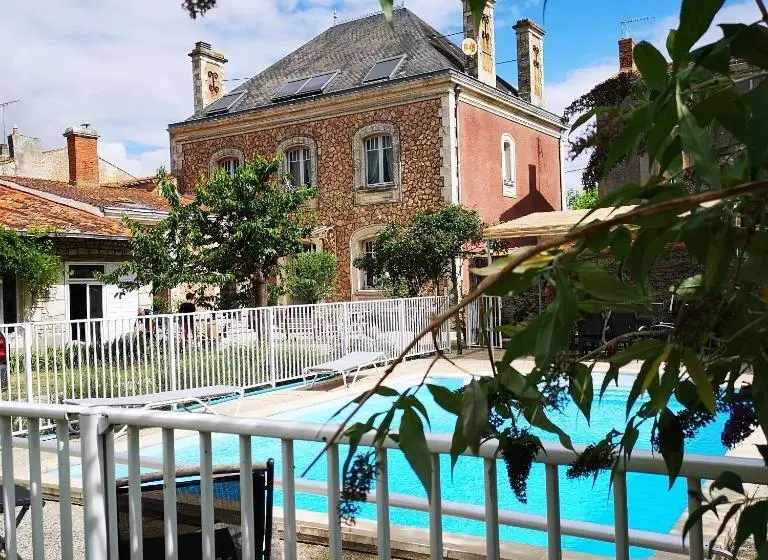 スイート（家族用）, La Villa Des Roses Gîte Chambres D Hôtes Piscine Chauffée