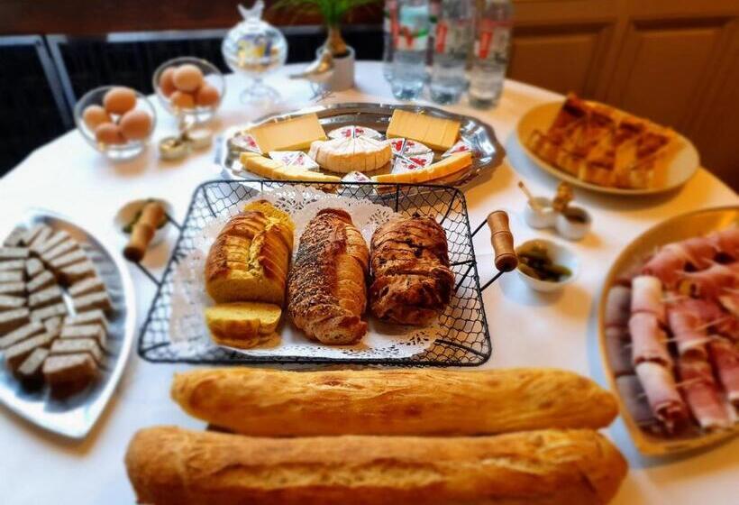 Family Suite, La Villa Des Roses Gîte Chambres D Hôtes Piscine Chauffée