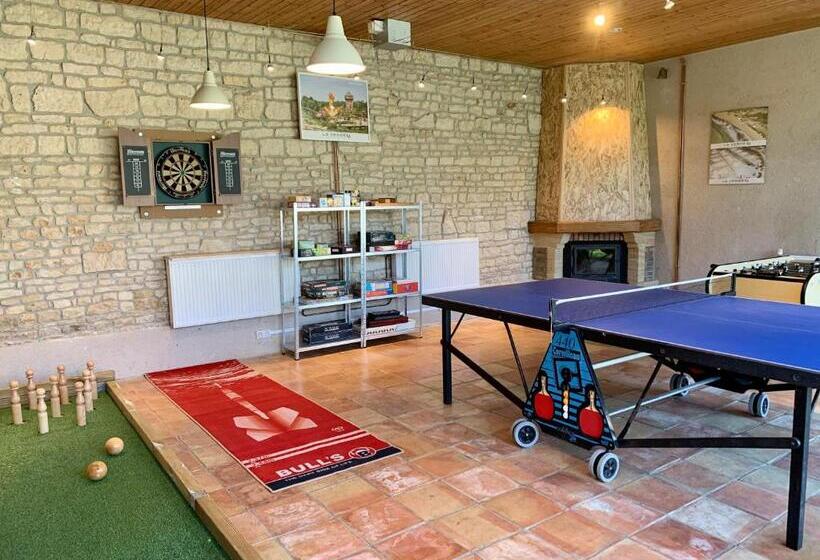 Дом 4 Спальни, La Villa Des Roses Gîte Chambres D Hôtes Piscine Chauffée