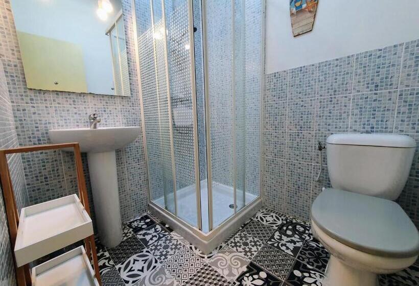 Дом 4 Спальни, La Villa Des Roses Gîte Chambres D Hôtes Piscine Chauffée