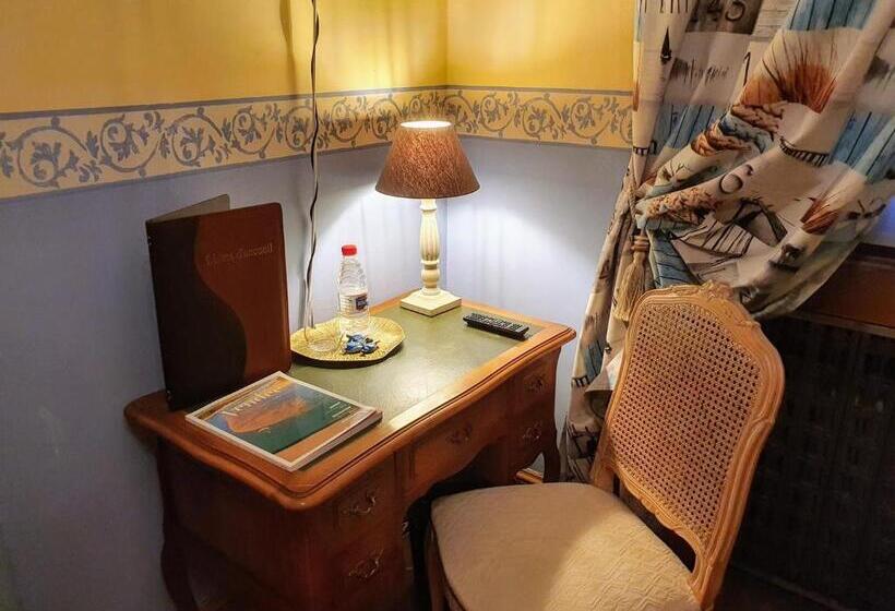 Family Suite, La Villa Des Roses Gîte Chambres D Hôtes Piscine Chauffée