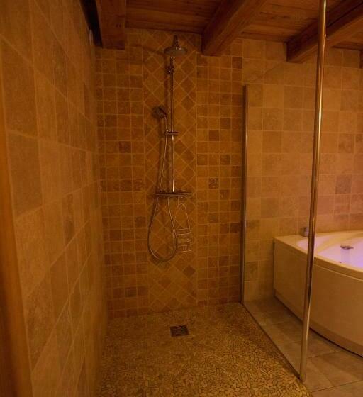 标准间带漩涡浴缸, Le Bacchu Ber