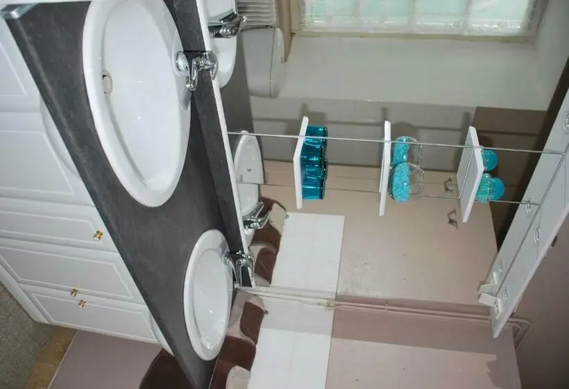 Standard Kolmen Hengen Huone, Chambres D Hôtes Le Clos Ambels