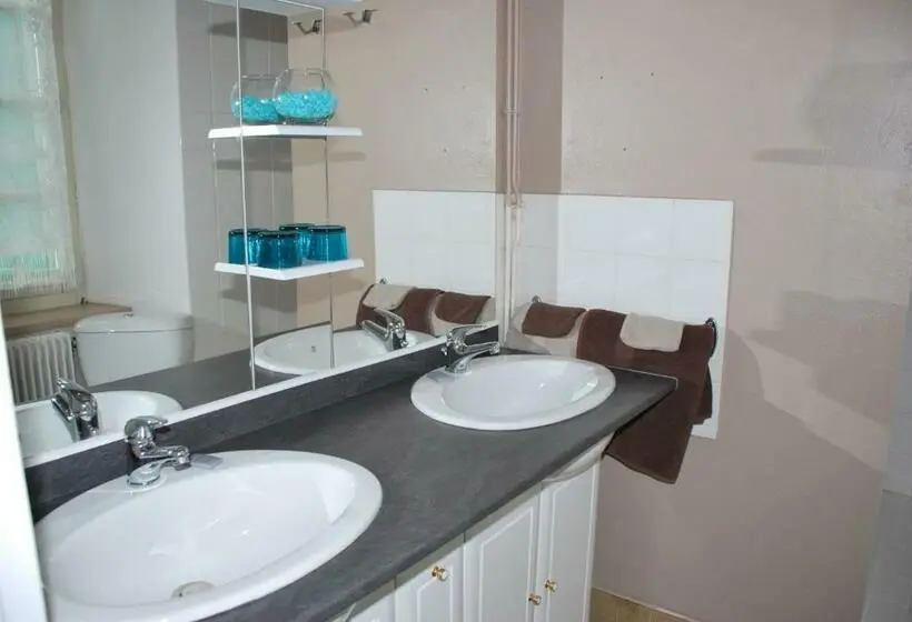 Standard Kolmen Hengen Huone, Chambres D Hôtes Le Clos Ambels