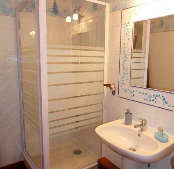 غرفة قياسية, L'estapade Des Tourelons