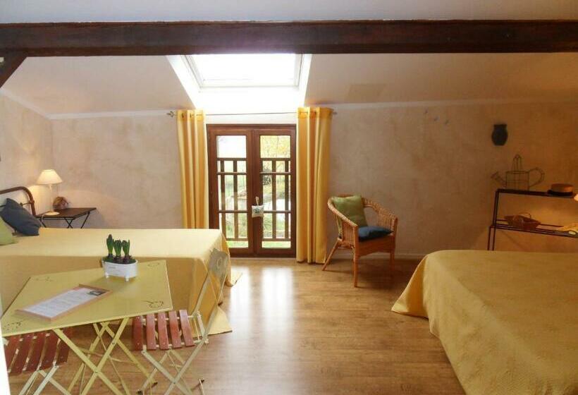 غرفة قياسية ثلاثية, L'estapade Des Tourelons