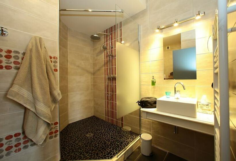 컴포트 룸, Le Quatorze