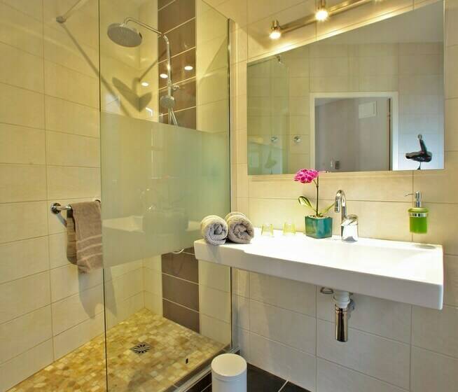 컴포트 룸, Le Quatorze