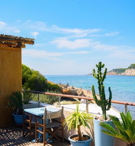 컴포트 룸, O Petit Monde