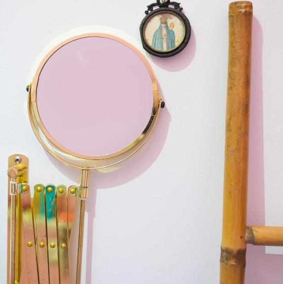 컴포트 룸, O Petit Monde