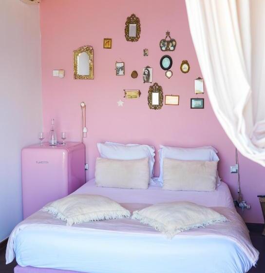 컴포트 룸, O Petit Monde