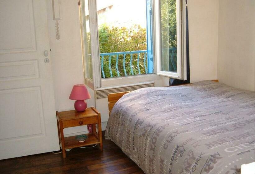 غرفة قياسية مطلّة علي الحديقة, Le Jardin De Cécile Et Benoit   Bed And Breakfast