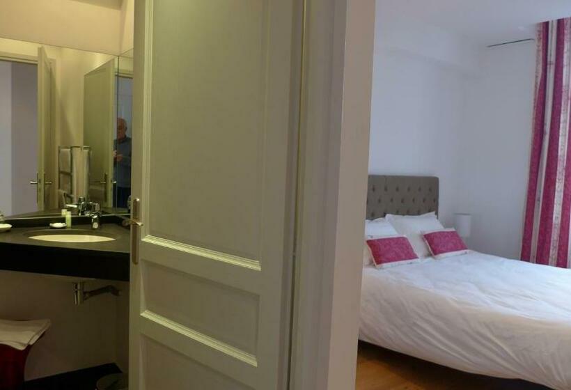 スタンダードルーム, Les Versaillaises