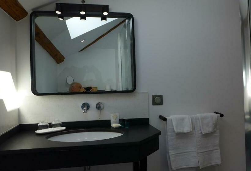 スタンダードルーム, Les Versaillaises