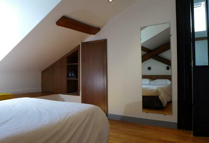 スタンダードルーム, Les Versaillaises