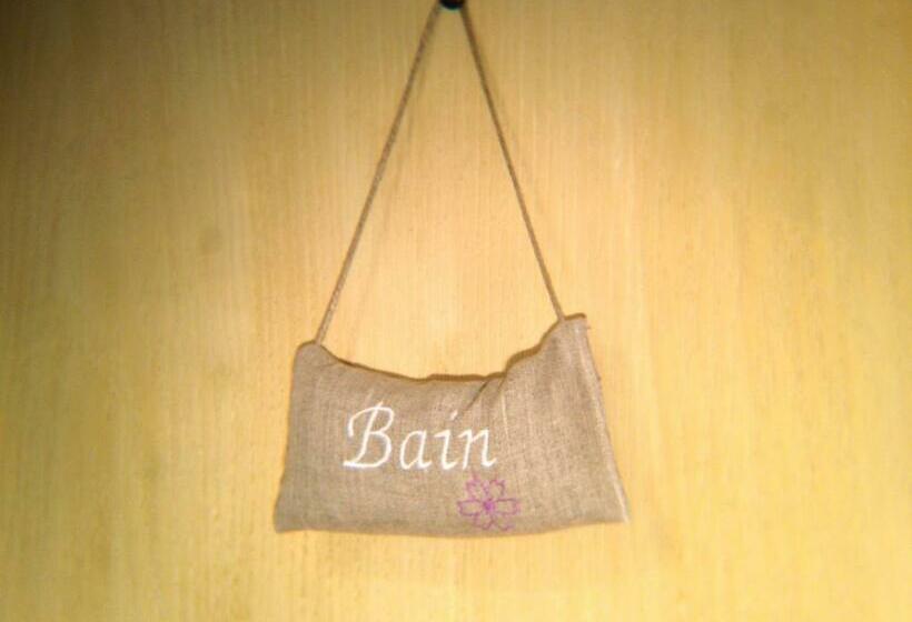 חדר משפחתי, B&b Le Deffends De Redon