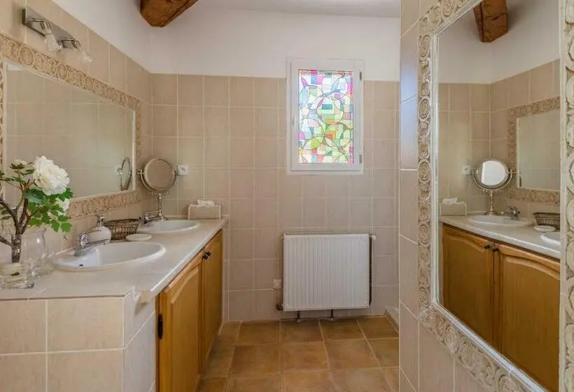 Deluxe Kolmen Hengen Huone, La Barde Montfort, Votre Maison D Hôtes à 4 Kms De Sarlat Dordogne