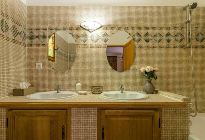 Номер Стандарт, La Barde Montfort, Votre Maison D Hôtes à 4 Kms De Sarlat Dordogne