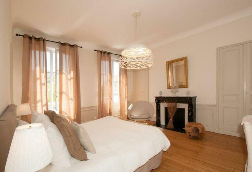 带城市景观的高级房间, La Demeure Des Sacres Cathédrale