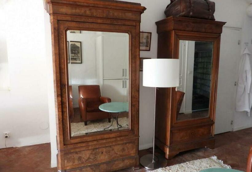 Номер Стандарт, La Nesquière Chambres D Hôtes