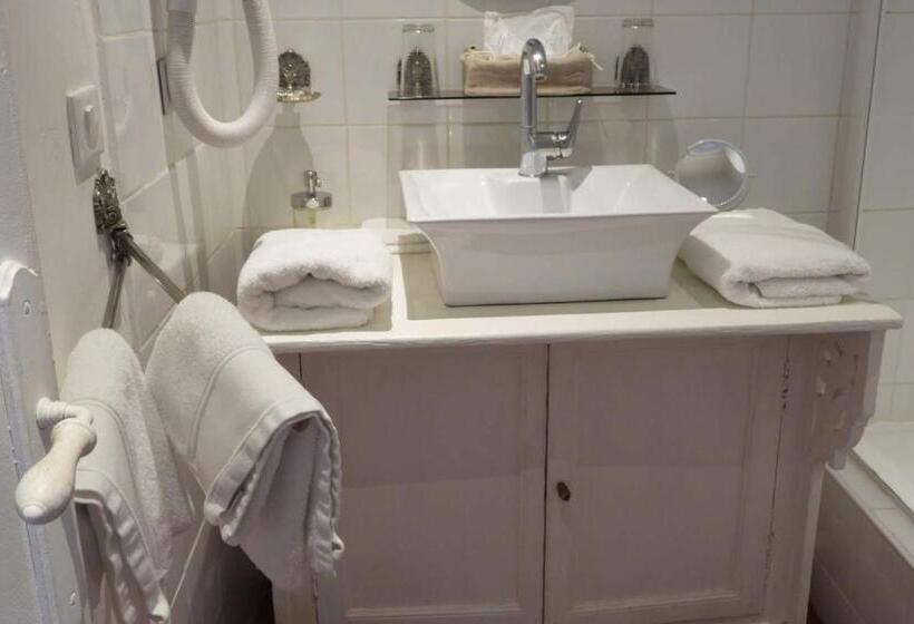 Номер Стандарт, La Nesquière Chambres D Hôtes