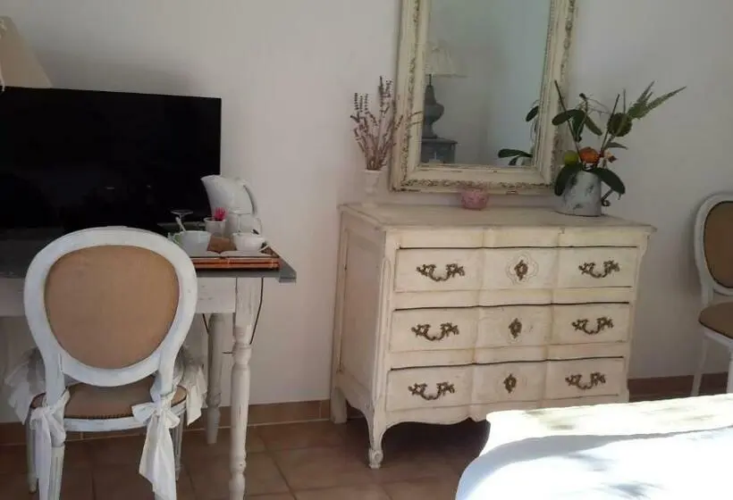 Comfort Værelse, L'abrialys