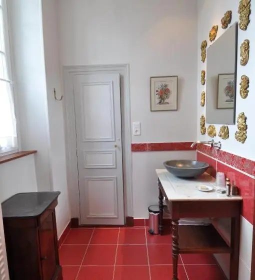 スタンダードルーム, Le Château De La Vierge